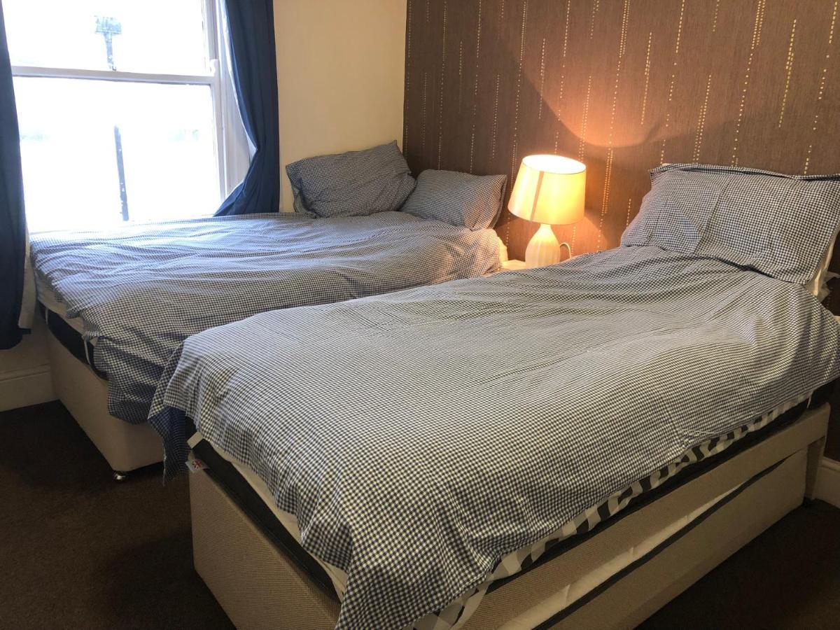 Comfortable Home, Town Centre, Free Parking,Multiple Rooms Cheltenham Dış mekan fotoğraf