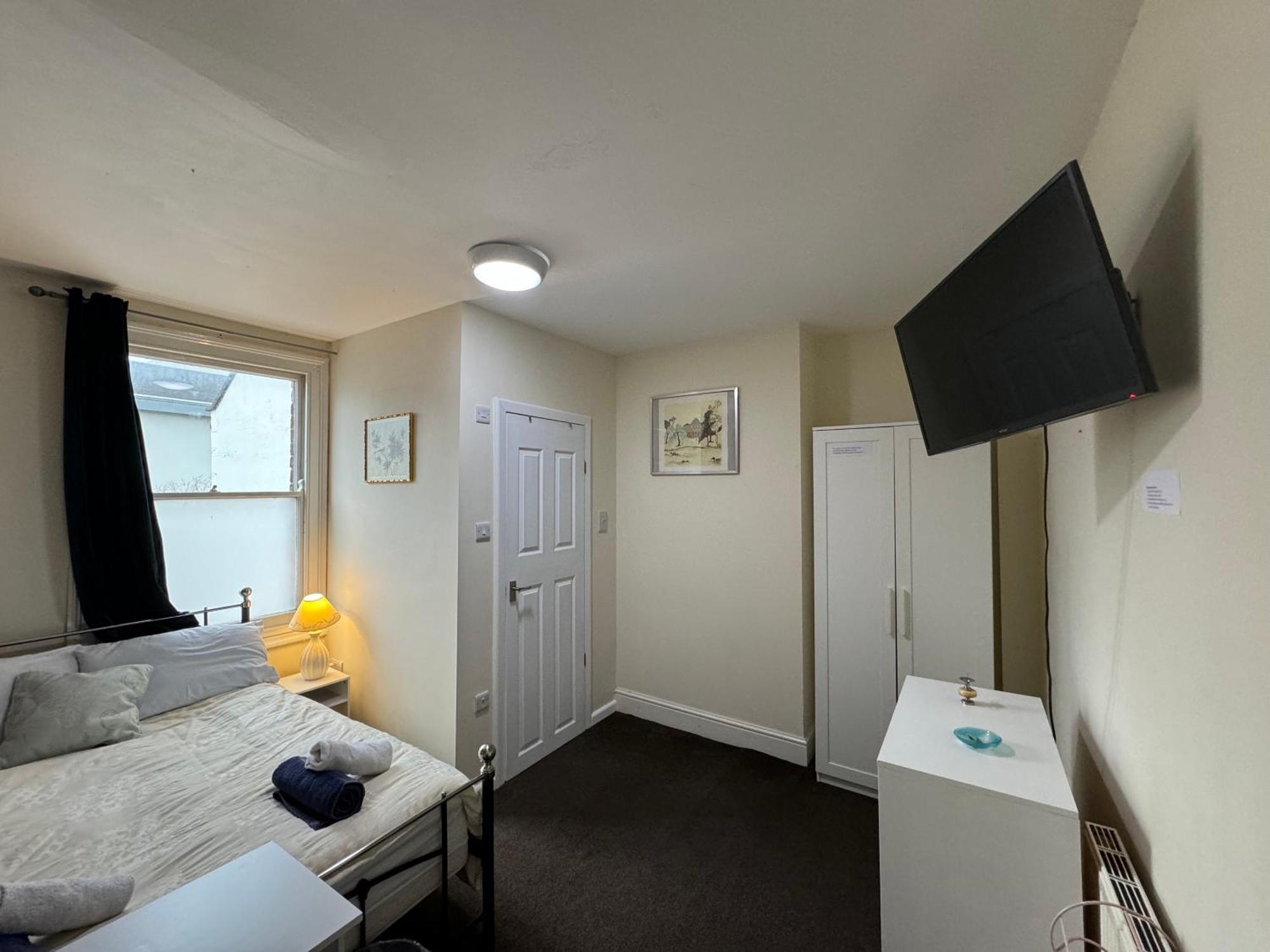 Comfortable Home, Town Centre, Free Parking,Multiple Rooms Cheltenham Dış mekan fotoğraf