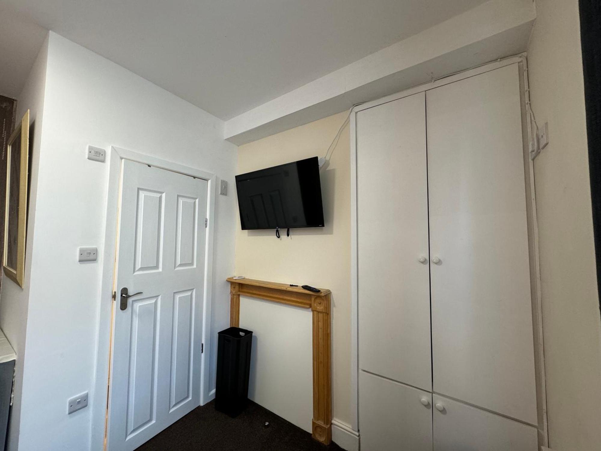 Comfortable Home, Town Centre, Free Parking,Multiple Rooms Cheltenham Dış mekan fotoğraf