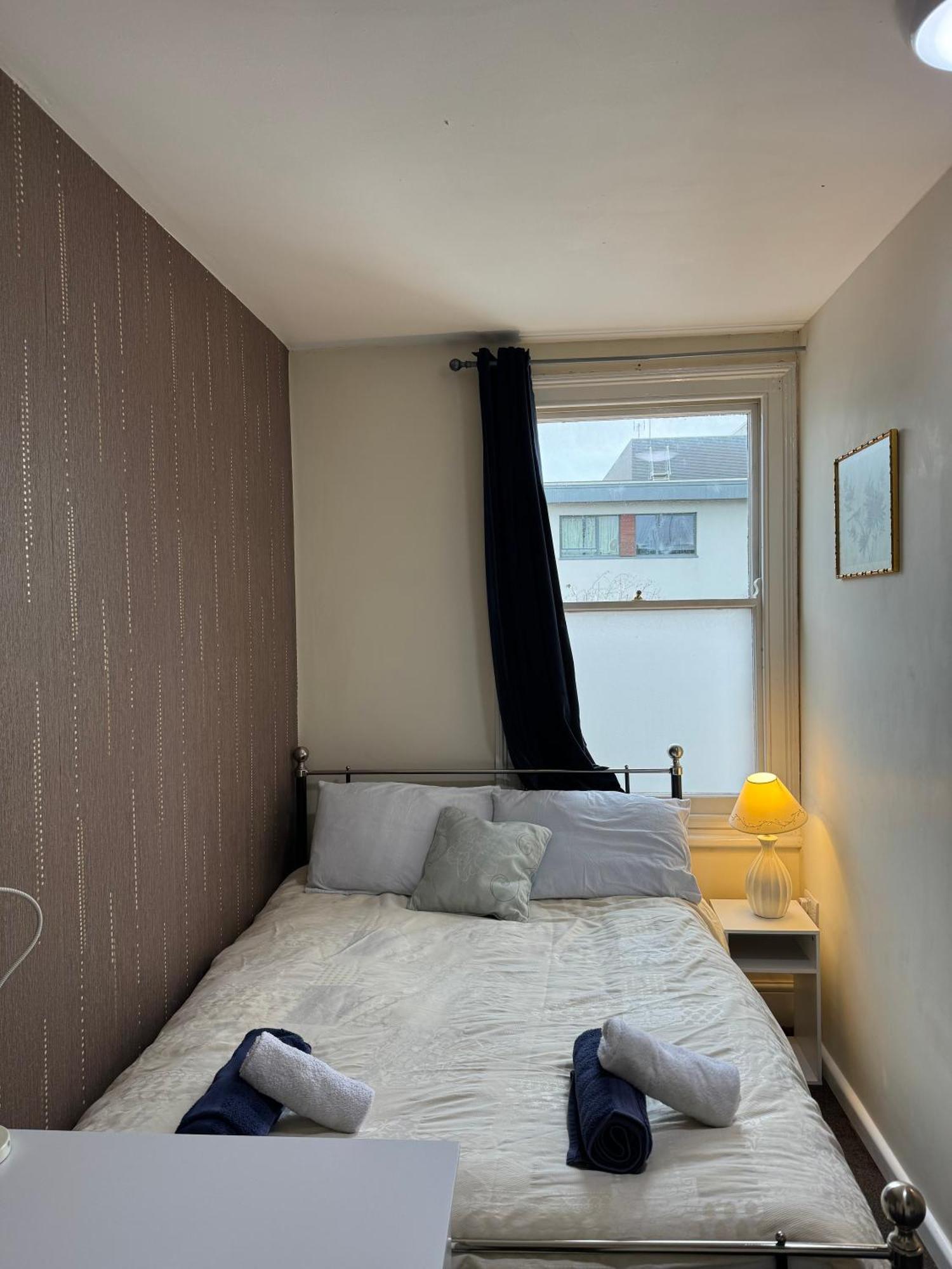 Comfortable Home, Town Centre, Free Parking,Multiple Rooms Cheltenham Dış mekan fotoğraf